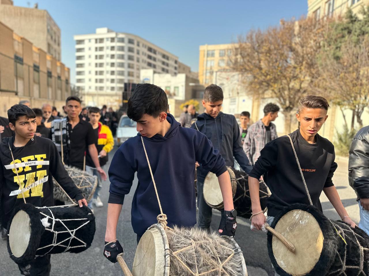 دسته‌ی عزاداری شهادت حضرت فاطمة‌الزهرا(س) ، وردآورد